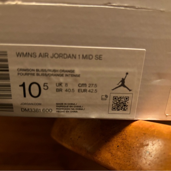 NEW WMNS AIR JORDAN 1 MID SE 10.5- RUSH ORANGE CRIMSON BLISS - Picture 4 of 6